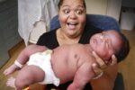 Women Births Record 6.01kg Baby