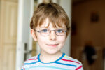 child vision problems - how to tell if your kid needs glasses