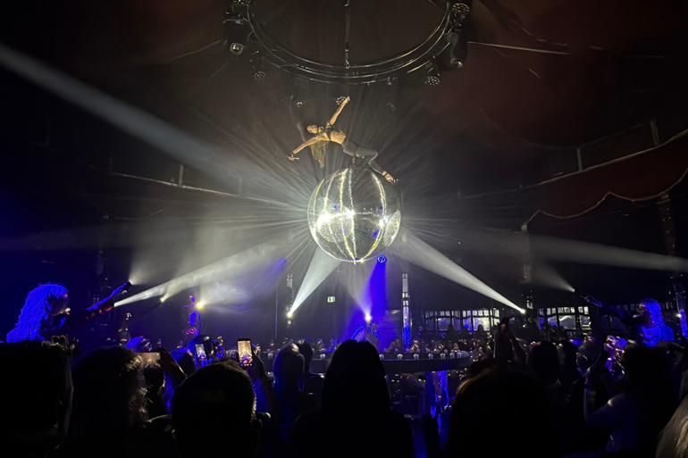 La Ronde Fringe Review Glitterball
