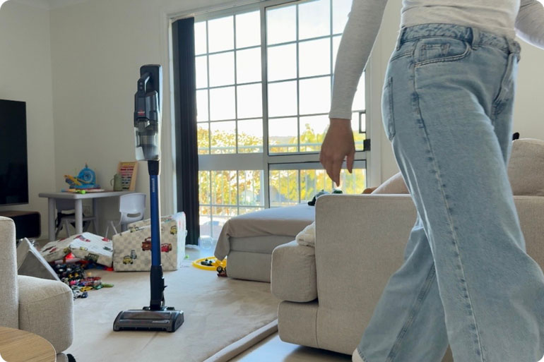 BISSELL PowerClean DualBrush Review: Two Mums Share the Honest Truth - Dogs, Kids & All 7 Bissell PowerClean DualBrush Review - self standing feature