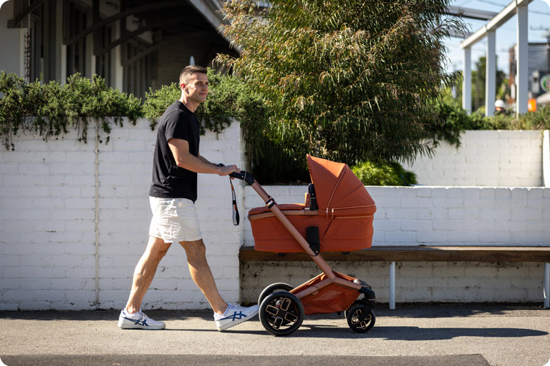 Maxi-Cosi Fame+ Stroller with Bassinet large wheels